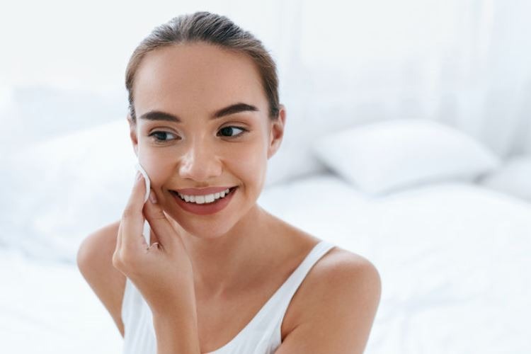 5 Toner Wajah Mencerahkan Kulit Kusam Dan Berminyak Womantalk