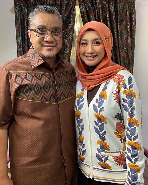 7 Potret Awet Muda Desy Ratnasari di Usia 47 Tahun, Tetap Sama Sejak