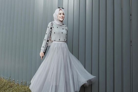 Ini 5 Model Rok Kekinian  yang Wajib Dimiliki Hijaber Biar 