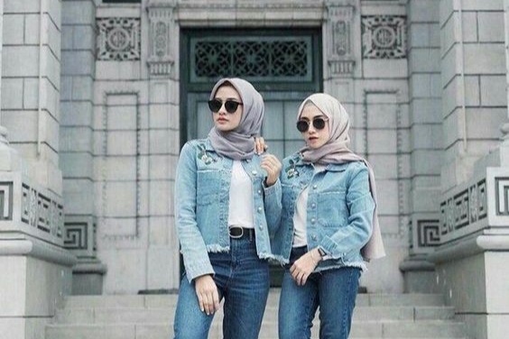 style hijab jaket levis