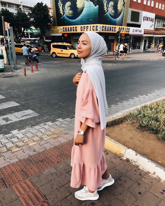 5 Warna Hijab Netral Yang Cocok Dipadukan Dengan Baju Peach Anda Womantalk