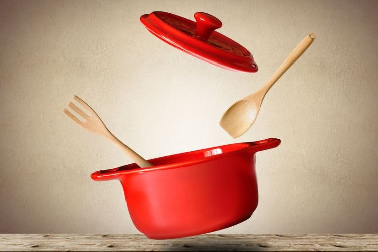 Mengapa Alat Masak Banyak Terbuat Dari Logam Daripada Kayu