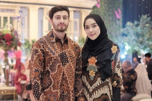 8 Inspirasi Baju Kondangan Couple Untuk Anda Dan Pasangan Womantalk