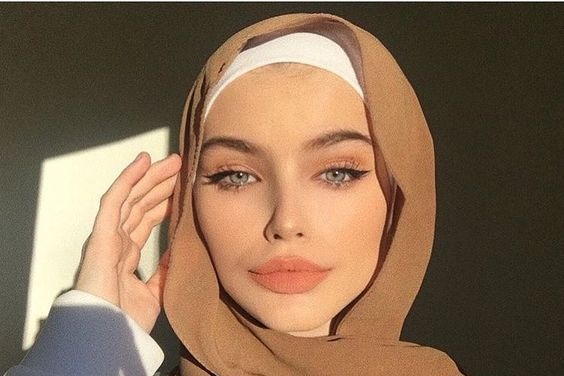 7 Warna  Lipstik Yang Bagus Untuk Hijab  Cokelat Agar  Kulit 