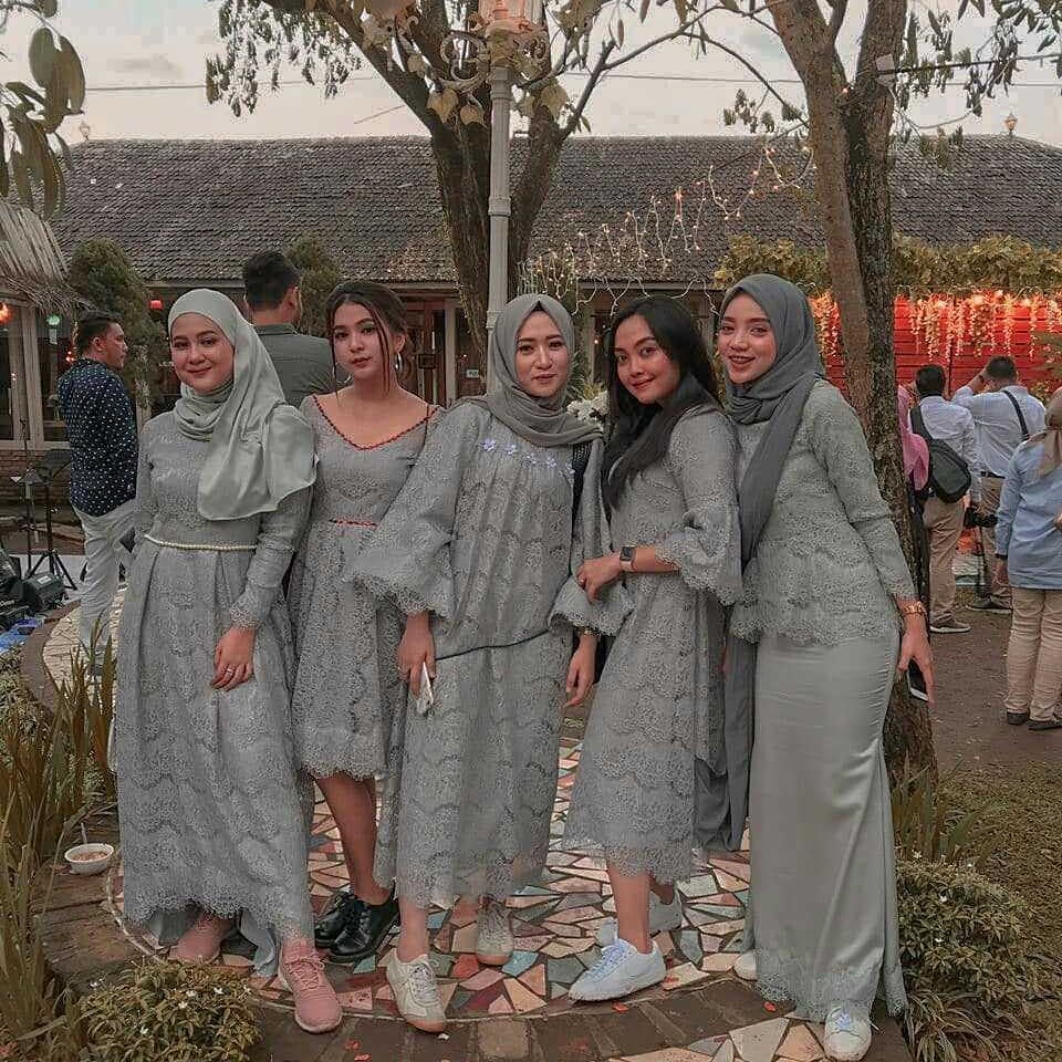 8 Warna Serta Model Gaun Bridesmaid Tercantik Termasuk Untuk Hijaber Womantalk