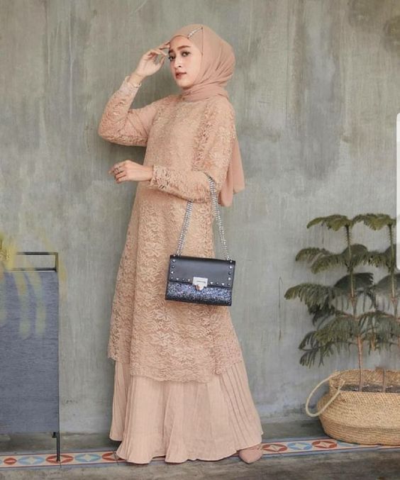 10 Model Baju Pesta Brokat Untuk Hijaber Ke Kondangan Womantalk