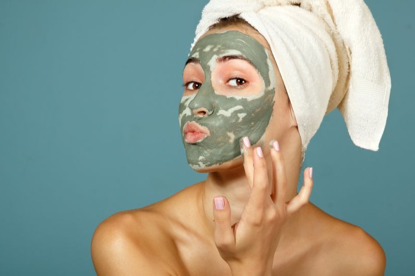 8 Masker Yang Bagus Untuk Kulit Berminyak Berjerawat Womantalk