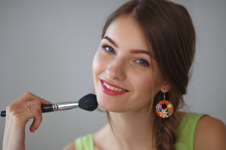 7 Tips Makeup Untuk Perempuan Usia 30 An Biar Awet Muda Womantalk