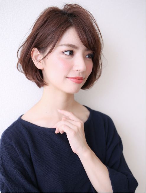 7 Model Rambut Mengembang Agar Terlihat Lebih Muda Di Usia 30-an