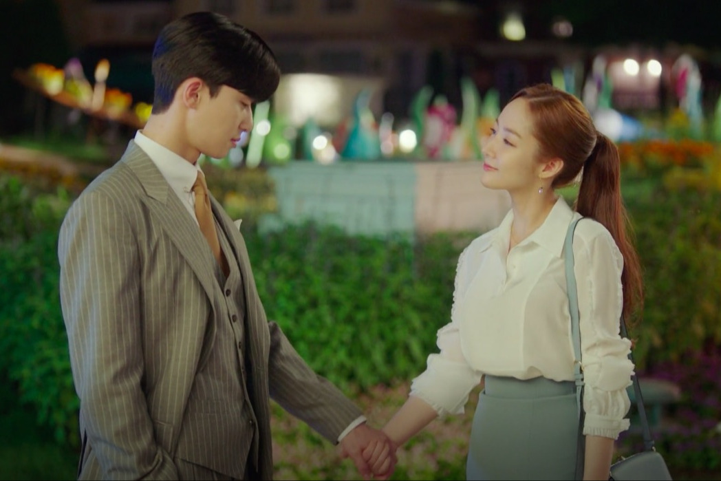 Cara Pria Menggenggam Tangan Akan Menjelaskan Sifat Cuek  