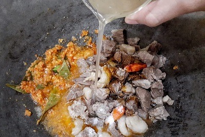 Resep Praktis Krengsengan Daging Kentang Tanpa Petis ...