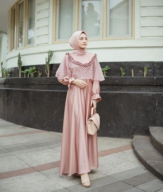 8 Ootd Model Dress Brokat Kombinasi Buat Pesta Womantalk