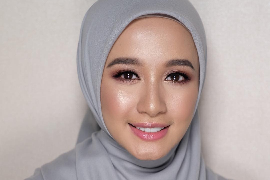 Inspirasi Makeup Simpel Untuk Kondangan Ala 5 Selebriti Berhijab