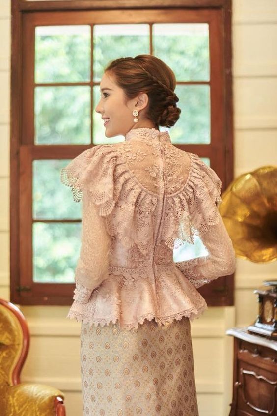 10 Model Kebaya Brokat Modern Yang Bagus Untuk Kondangan Termasuk Hijab Womantalk