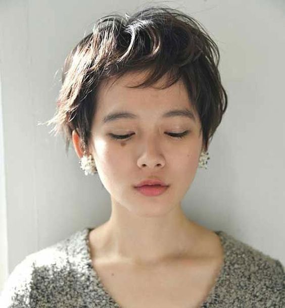 8 Model Rambut Pendek Ala Korea yang Bagus untuk Wajah 8 Model Rambut Pendek Ala Korea yang Bagus untuk Wajah