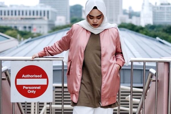 Tips Memilih Baju untuk  Hijaber dengan Paha  Besar  Womantalk