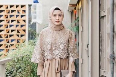 10 Model Baju Pesta Hijaber Yang Sederhana Tetapi Tampak Mewah Womantalk