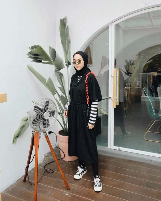 7 Inspirasi Outfit Nonton Konser untuk Hijaber - Womantalk