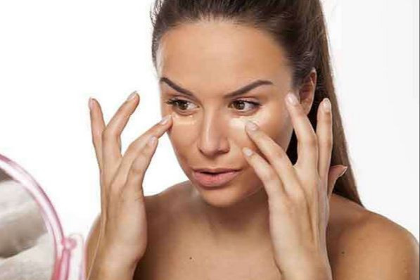 Tips Memakai Makeup Tanpa Kuas dan Beauty Blender - Womantalk