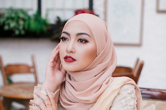 7 Shade Lipstik Yang Bagus Untuk Hijab Warna  Nude Agar 