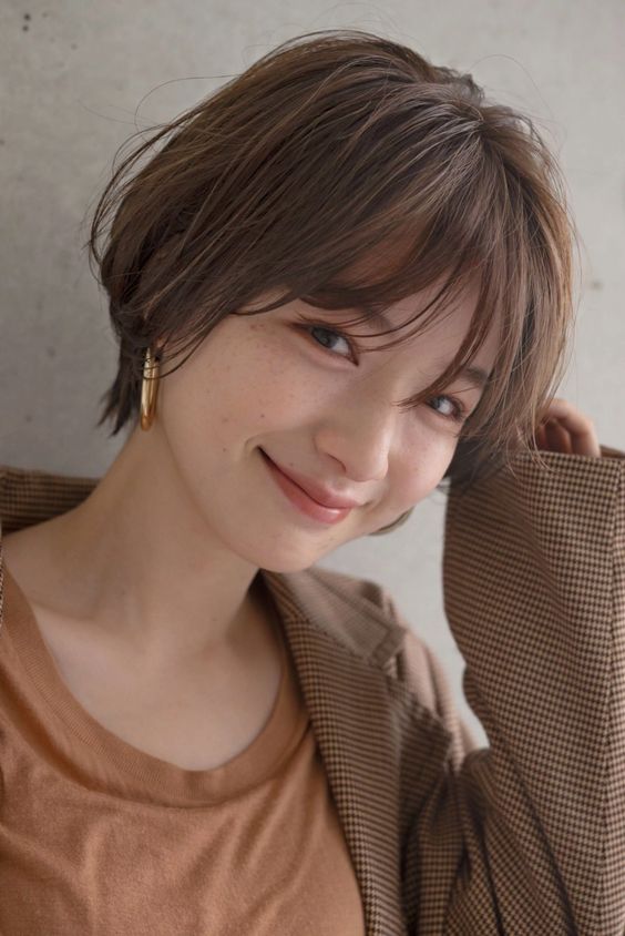 7 Model Rambut Pendek di Atas Bahu yang Bagus untuk Wajah Bulat - Womantalk