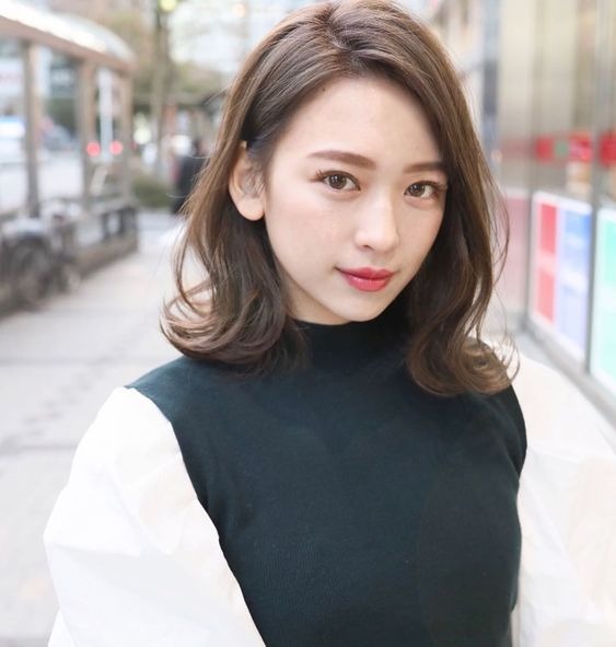 8 Model Rambut Sebahu Tanpa Poni yang Bikin Terlihat Muda - Womantalk