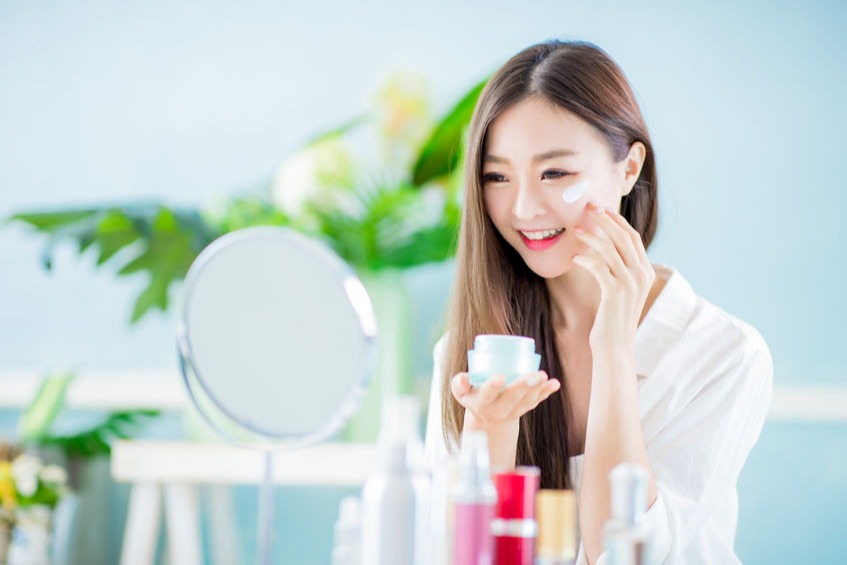 Tutorial Make Up Korea penggunaan Moisturizer dan Sunscreen