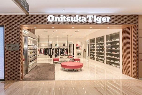 onitsuka plaza indonesia