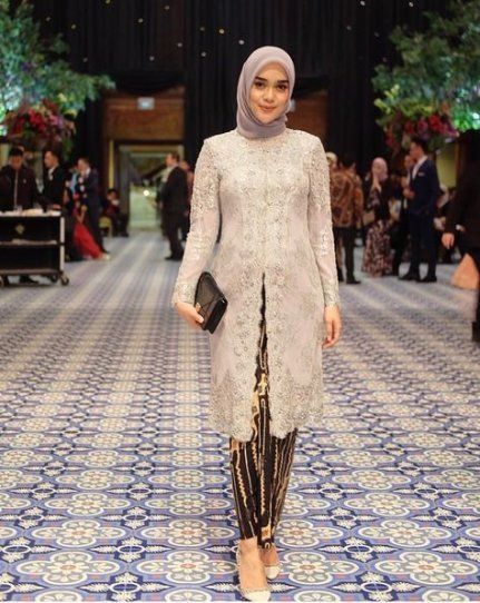 10 Model Kebaya Brokat Modern Yang Bagus Untuk Kondangan Termasuk Hijab Womantalk