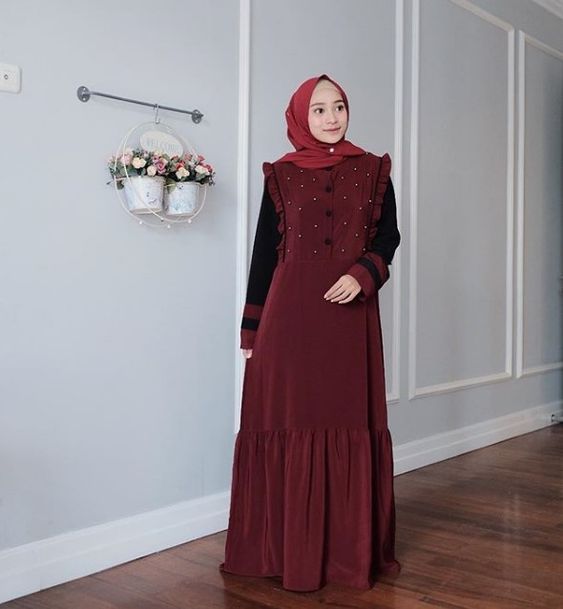 7 Inspirasi Hijab dan Gamis Lebaran 2020 yang Modis, Tapi Tetap Sopan