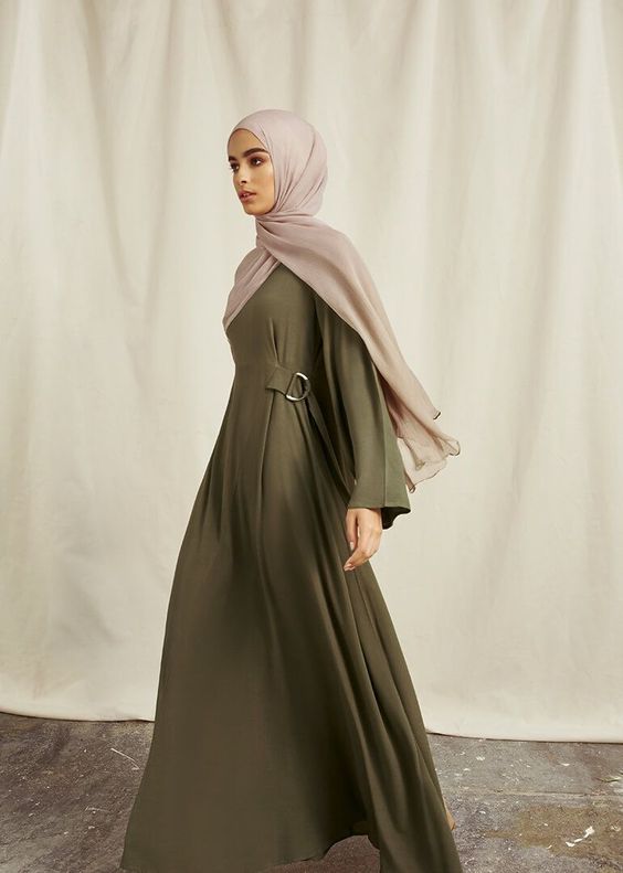 Tren Gaya 54 Warna  Jilbab  Netral  Untuk  Semua  Warna  Baju 