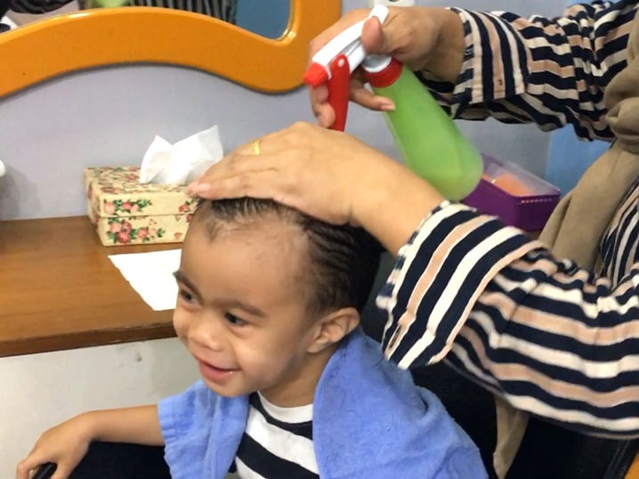 Sekali Datang Ke Salon Ini, Kutu Rambut Anak Saya Langsung ...