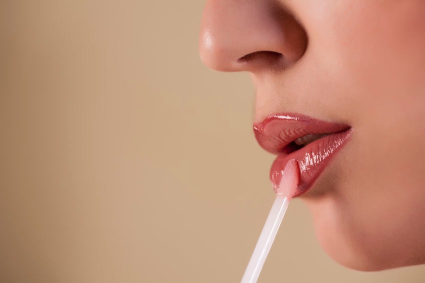 5 Tips Jitu Pakai Lipstik Matte Pada Bibir Kering Agar Tidak Menggumpal Womantalk