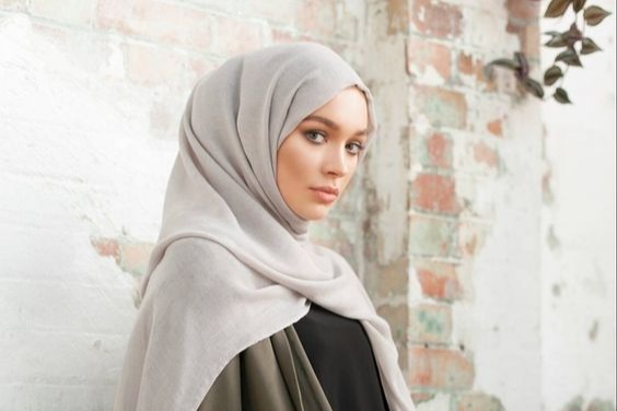 Perpaduan Warna Baju Dan Jilbab